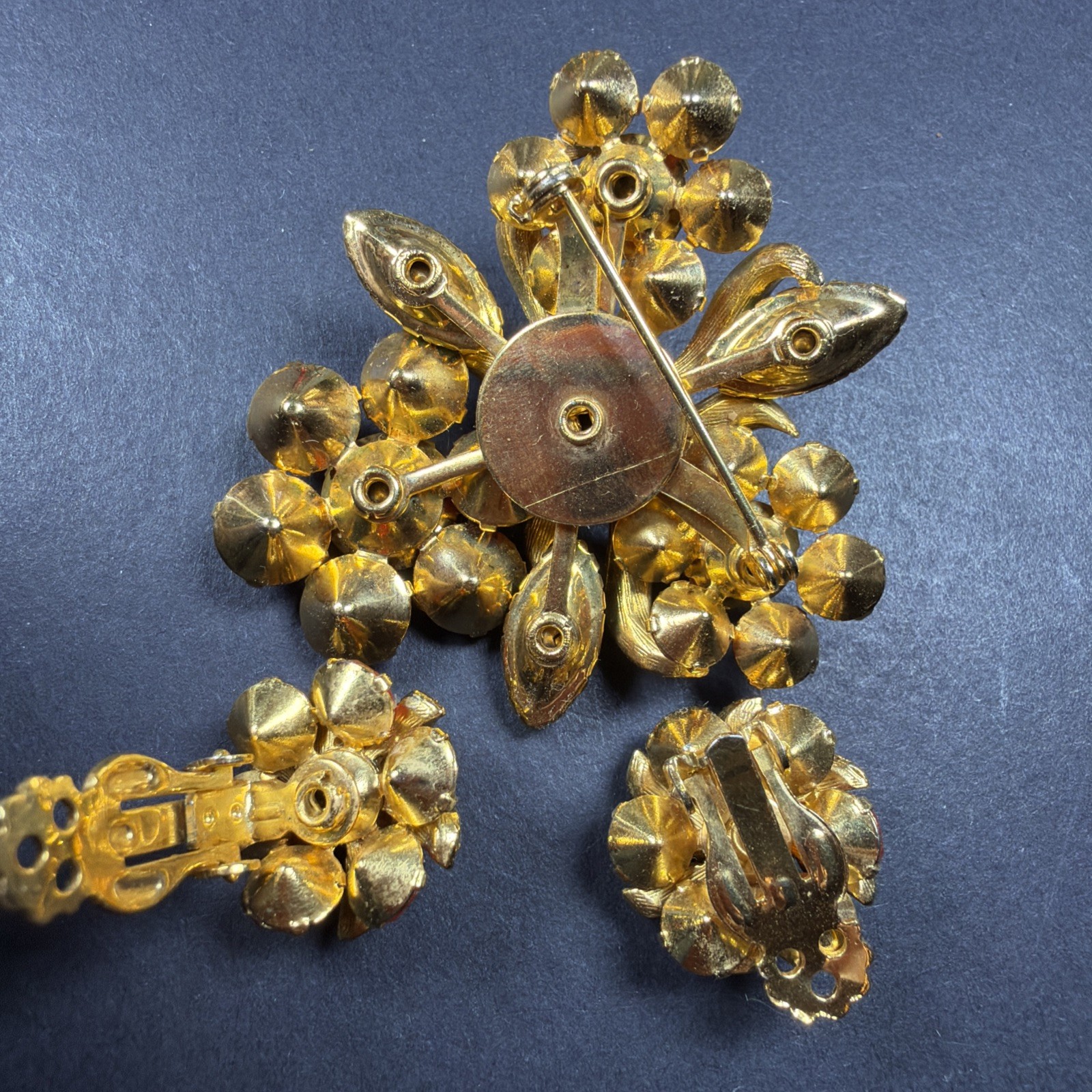 Unsigned Rhinestone Brooch Earrings Set Juliana? … - image 4