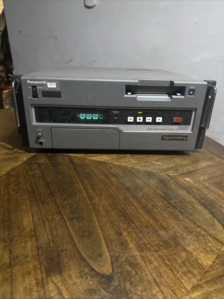 松下 AJ-D450 DVCPRO (DVCAM/DV) 专业录像机 — 第 2/4 张图片