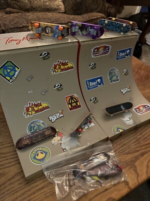 Tech Deck Half of Half Pipe FingerBoards Skateboard Ultimate Ramp Skate Park Set