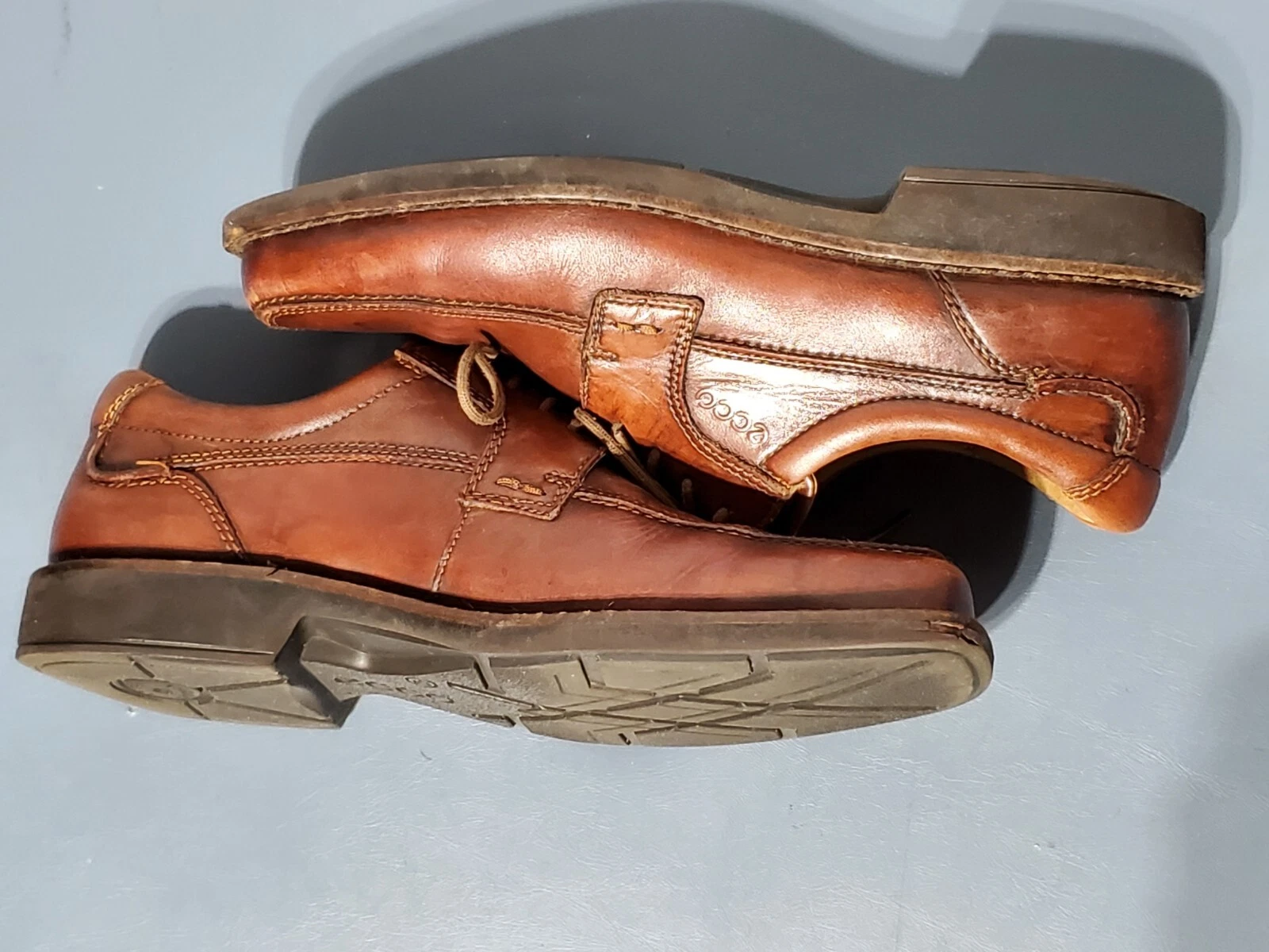 Scarpe eleganti ECCO marroni punta grembiule taglia 8 5 (42 EU) da uomo in pelle Oxford in ottime condizioni