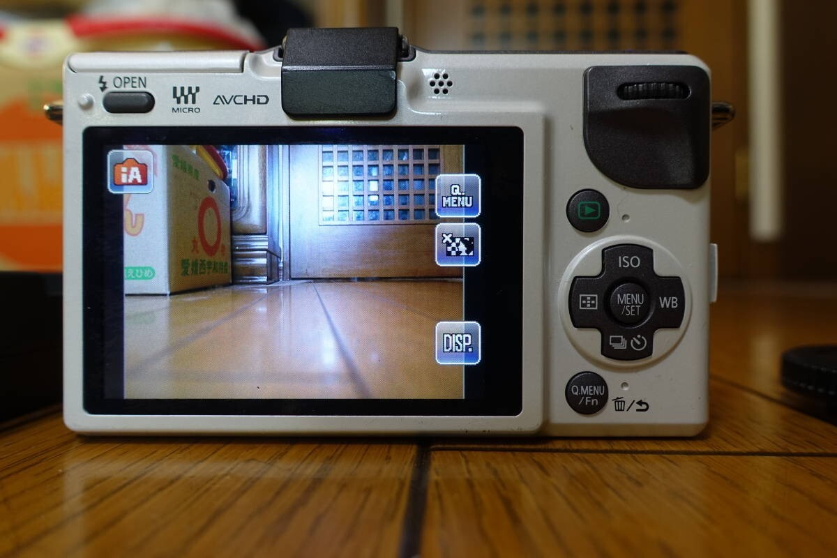 Panasonic LUMIX DMC-GF2 ホワイト LUMIX 【中古】Panasonic パナソニック DMC-GF2 ホワイト + G