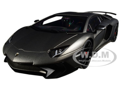 LAMBORGHINI AVENTADOR LP750-4 SV GRIGIO TITANS/MATT GREY 1/18 BY AUTOART 74554