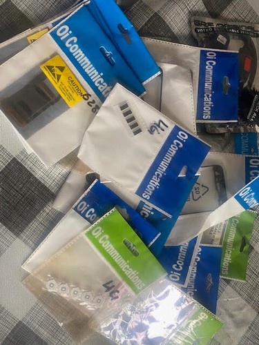 MIXED BOX OF MOBILE PHONE TABLET SPARE PARTS JOBLOT - Zdjęcie 3 z 4