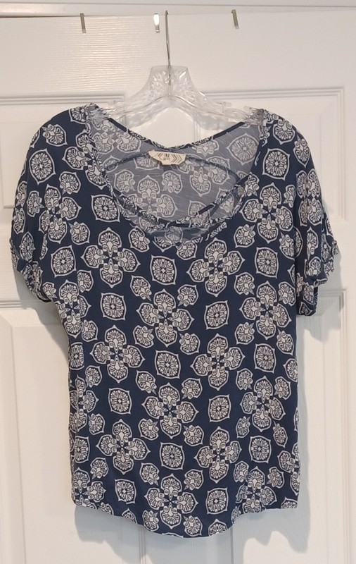 Pink Rose Womens Teal with White Pattern Criss Cross Top Short Sleeve Size Large