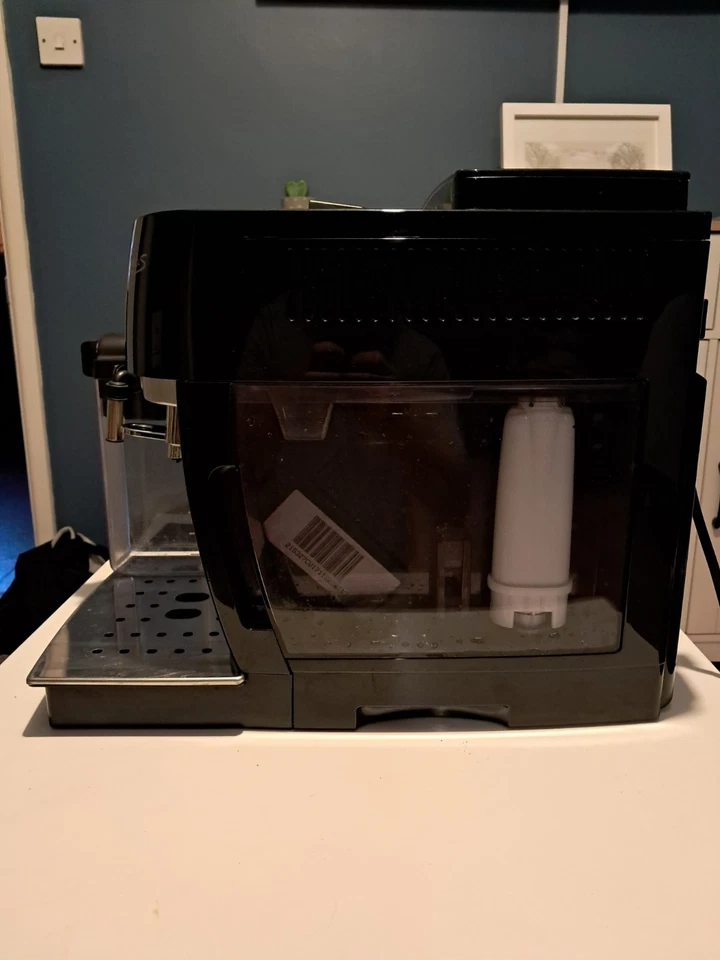 DeLonghi Magnifica S ECAM 22.360B, photo 2 of 5