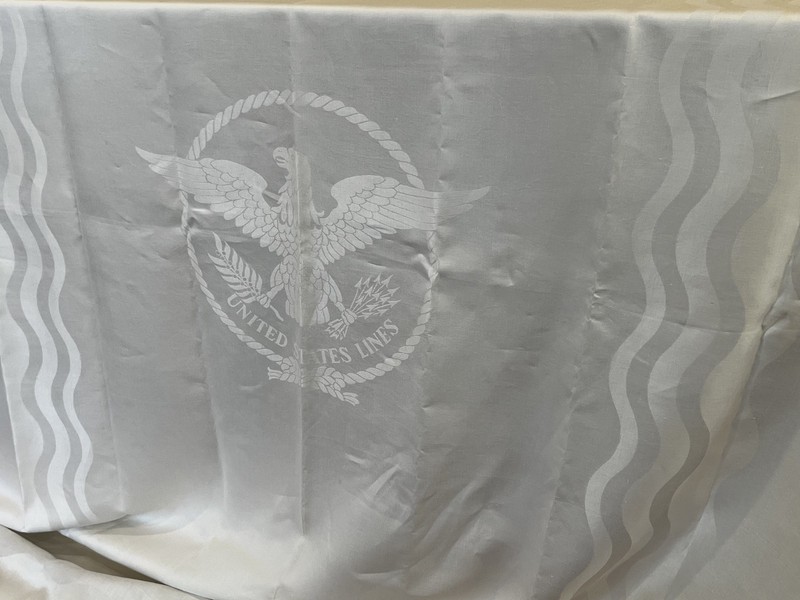 S.S. United States - Eagle insignia Linen Banquet Tablecloth with 10-napkin set