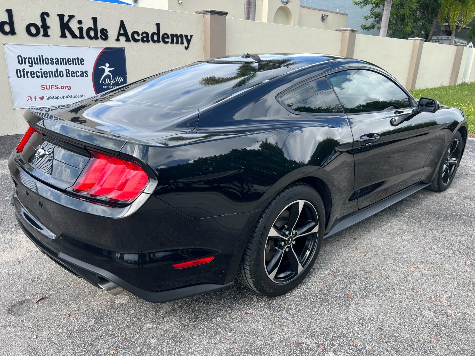 Ford Mustang - Image 15