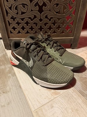 Nike Metcon 8 Low Top Lace-Up Mesh Sneaker Cargo Khaki