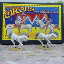 Britains 08671 Circus Figures - Two Equestriennes - mint boxed