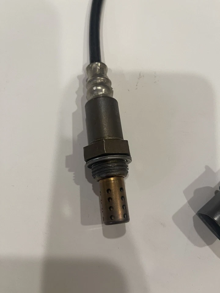 Sensor de oxígeno genuino Mitsubishi MR985103 3,8 V6. Endeavor Galant. Nuevo Foto 3 de 3