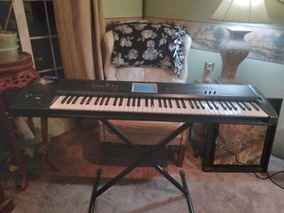 KORG TRITON EXTREME 76鍵 KORG TRITON Extreme 76-Key Music Workstation/Sampler