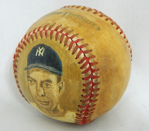 JOE DIMAGGIO HAND PAINTED VIVID LIFE LIKE GARY GUERRA ARTIST SIGNED BASEBALL - Picture 3 of 7