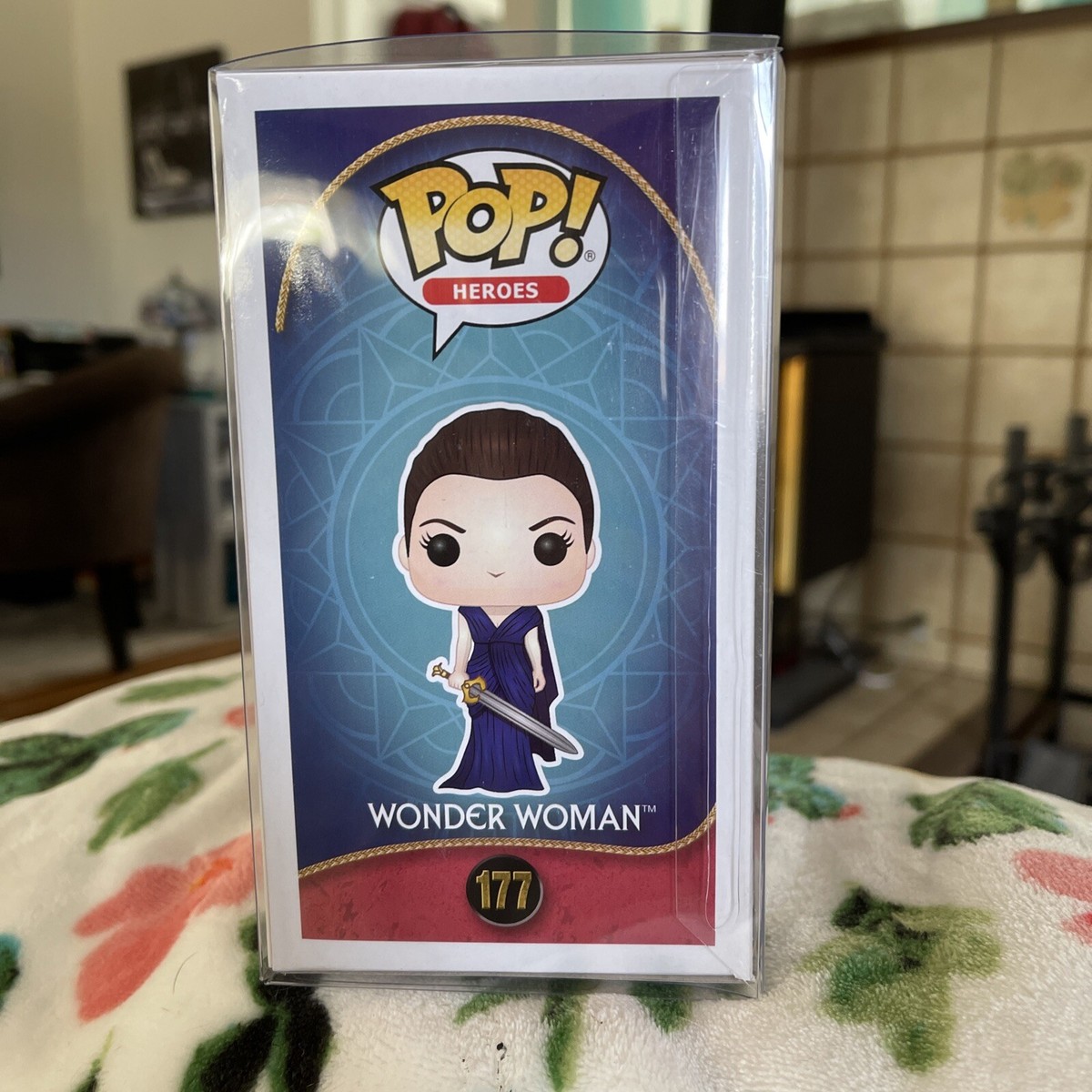 FunkoPop！177 WONDER WOMAN 限定版 Amazon.com: Funko Pop! DC Heroes Wonder Woman #177 (Blue