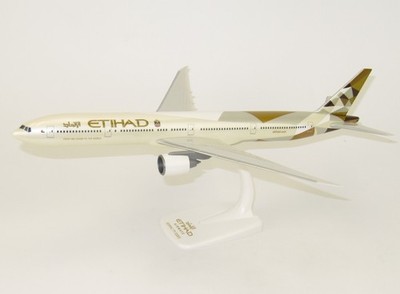 PPC 1/200 ETIHAD AIRWAYS B777-300ER (PLASTIC SNAP-FIT MODEL) 220235