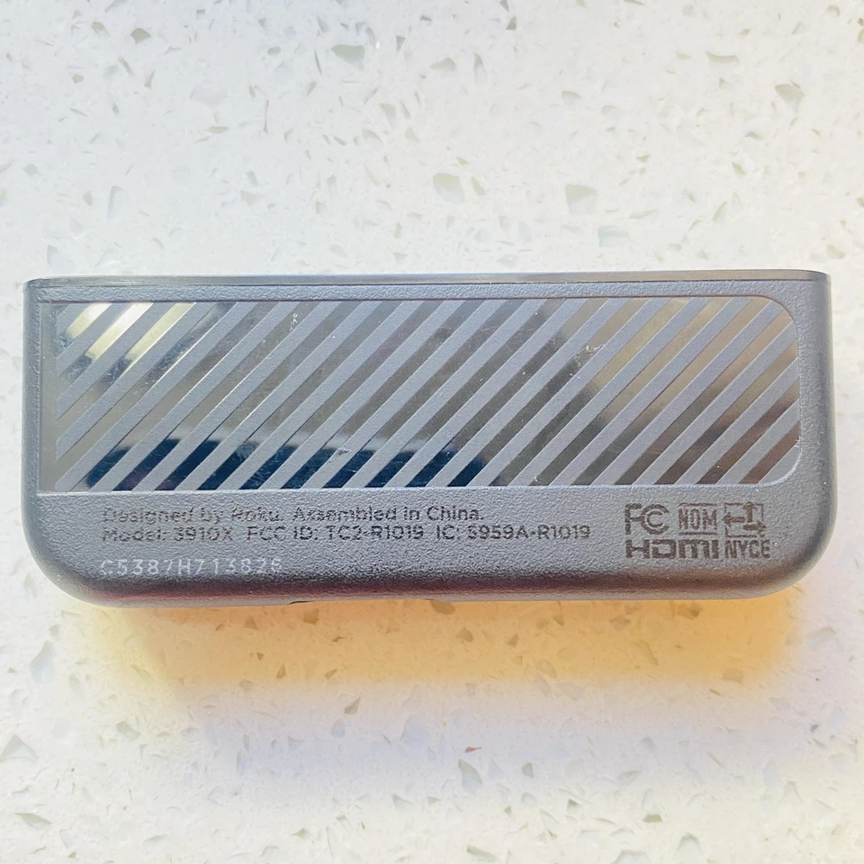 Transmisor digital Roku Express 3910X con salida RCA compuesta analógica para televisores CRT Foto 4 de 4