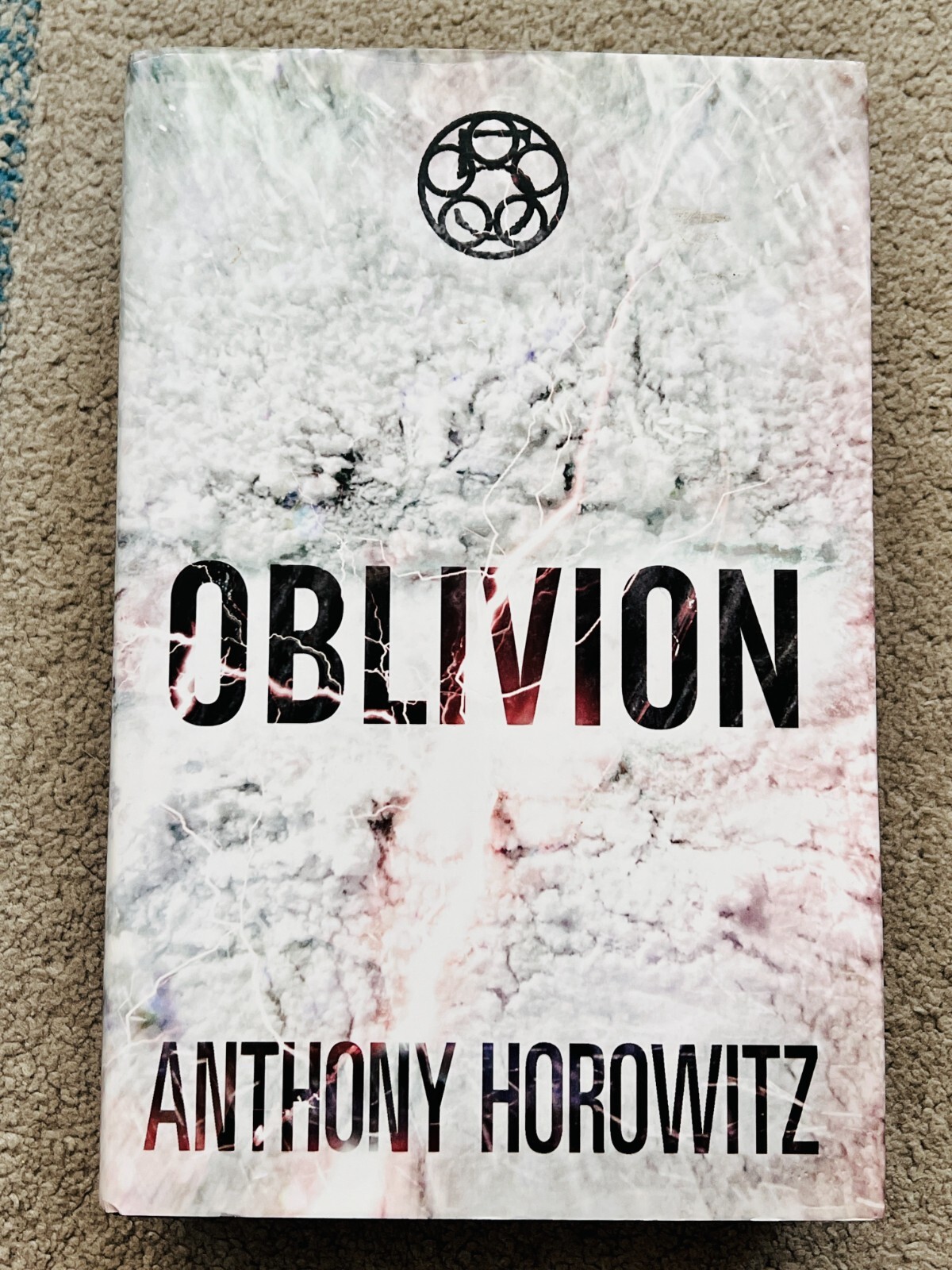 OBLIVION by ANTHONY HOROWITZ - signed by the author (SB4213)