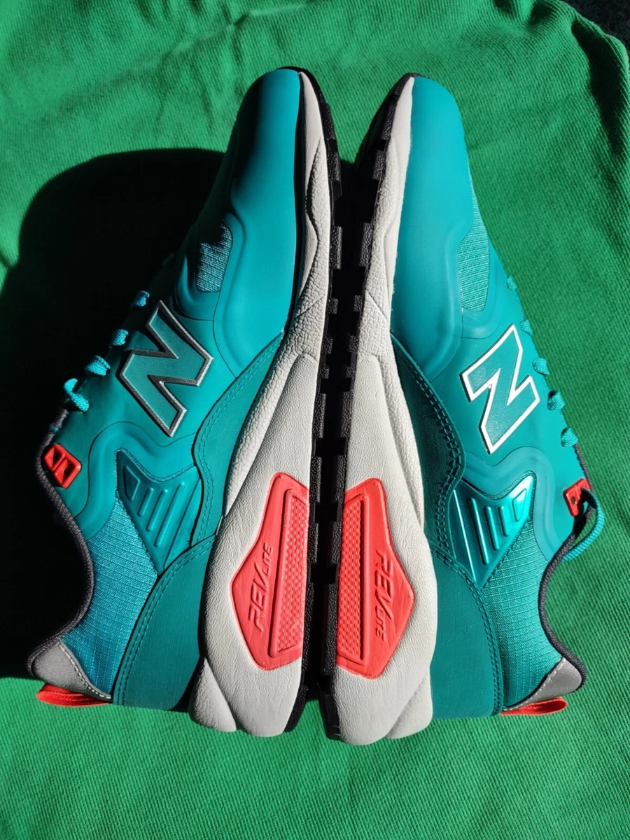 New Balance Men s MRT580 Re Engineered Retro Runner MRT580TE