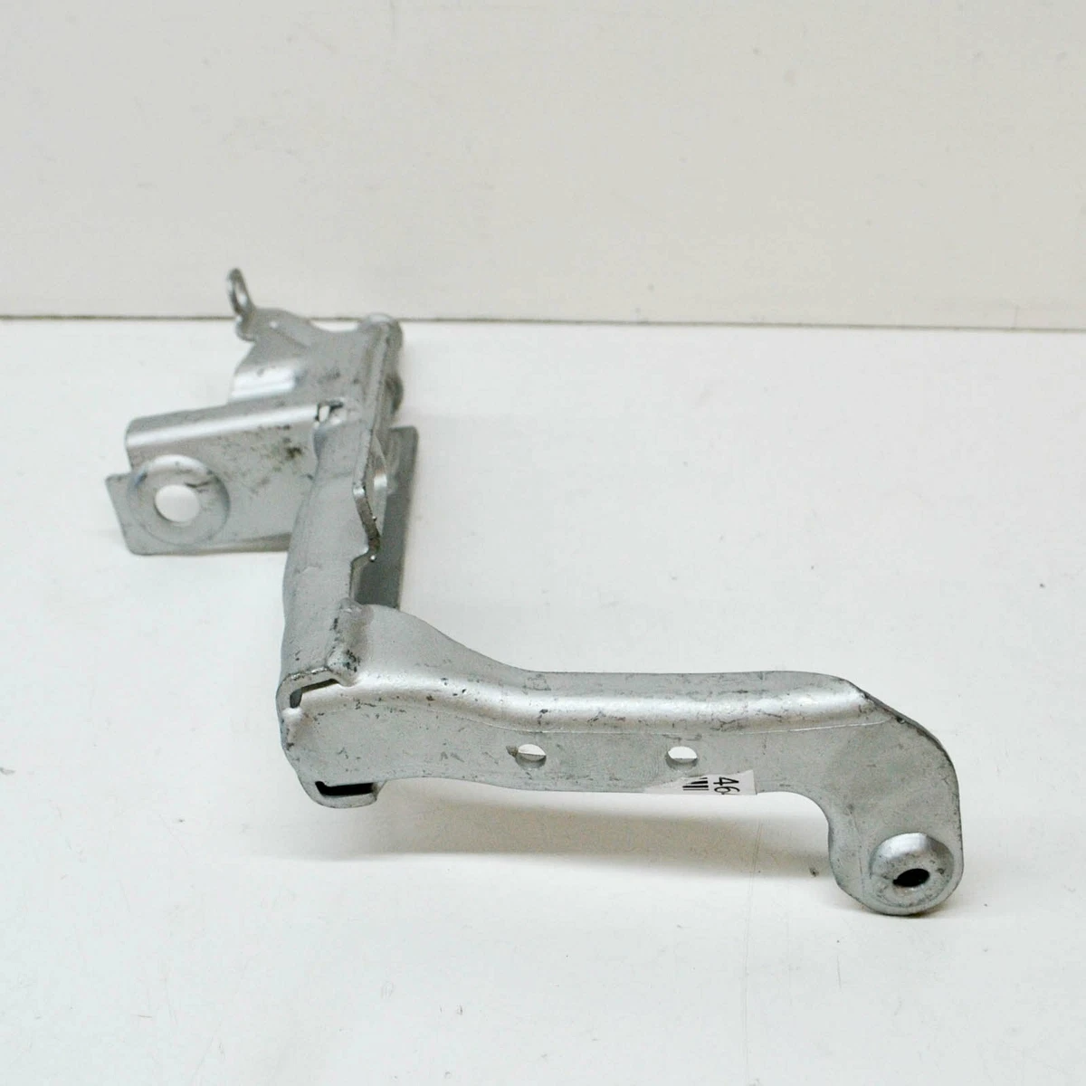 NEW MERCEDES-BENZ C W205 REAR RIGHT EXHAUST PIPE BRACKET 