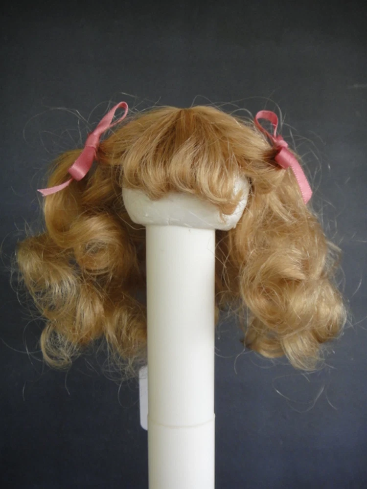 Perruque Bouclée Pour Poupée Ancienne – Ravissante, Occasion