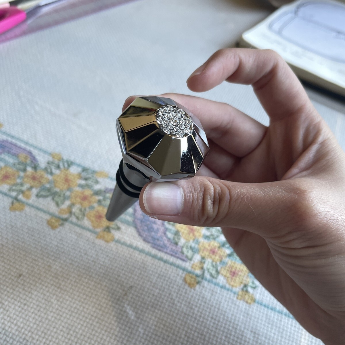 SWAROVSKIスワロフスキー ポインセチアボトルストッパー 箱入り