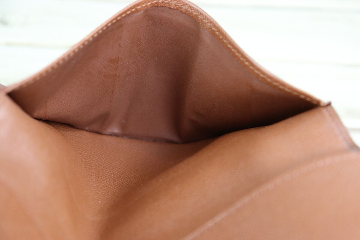 LOUIS VUITTON Monogram Passport Cover s l1200