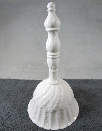Schöne Vintage Crown Staffordshire Surrey Kollektion weiß geprägte Handglocke