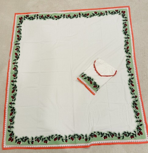 Vintage Tablecloth Kitchen Strawberries Retro Rectangle 62.5 x 58