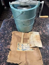 VINTAGE VERY RARE BELKNAP  BLUEGRASS HAND CRANK ICE CREAM FREEZER