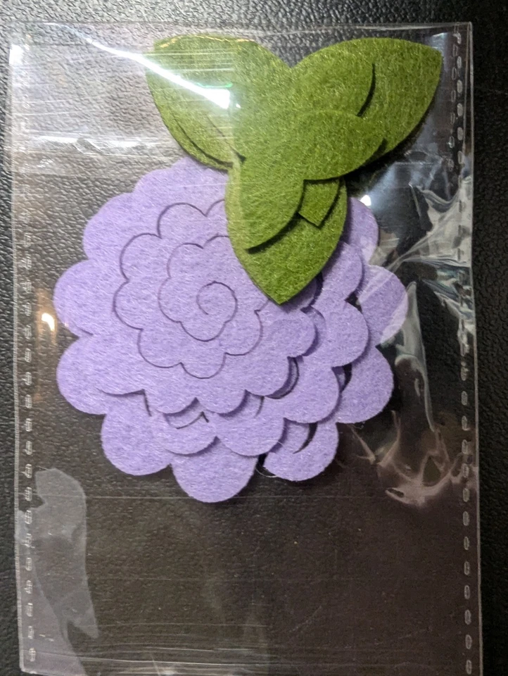 Queen & Co Lot of 6 packs of Felt Flowers and 1 pack of plastic purple flowers - Image 3 of 4