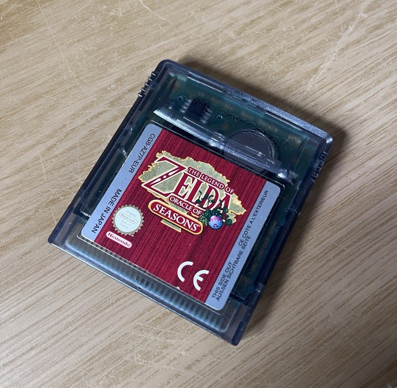 Legend of Zelda: Oracle of Seasons. Game Boy Colour.