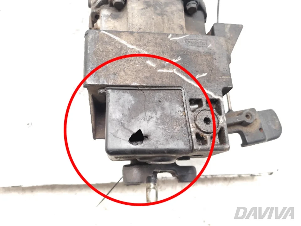 Ford Transit 6-Gang-Schaltgetriebe 2.4 TDCi RWD Diesel 74kW (100 HP) TTF01 2011 - Image 2 of 4