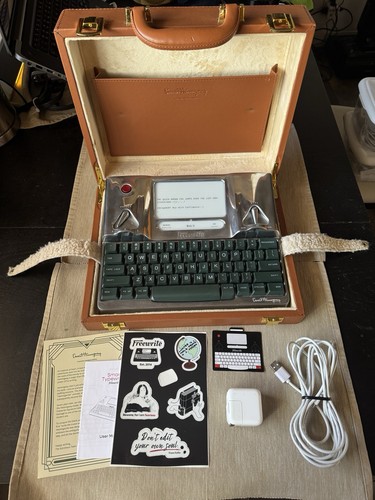 Freewrite Hemingway / Hemingwrite Portable Smart Typewriter