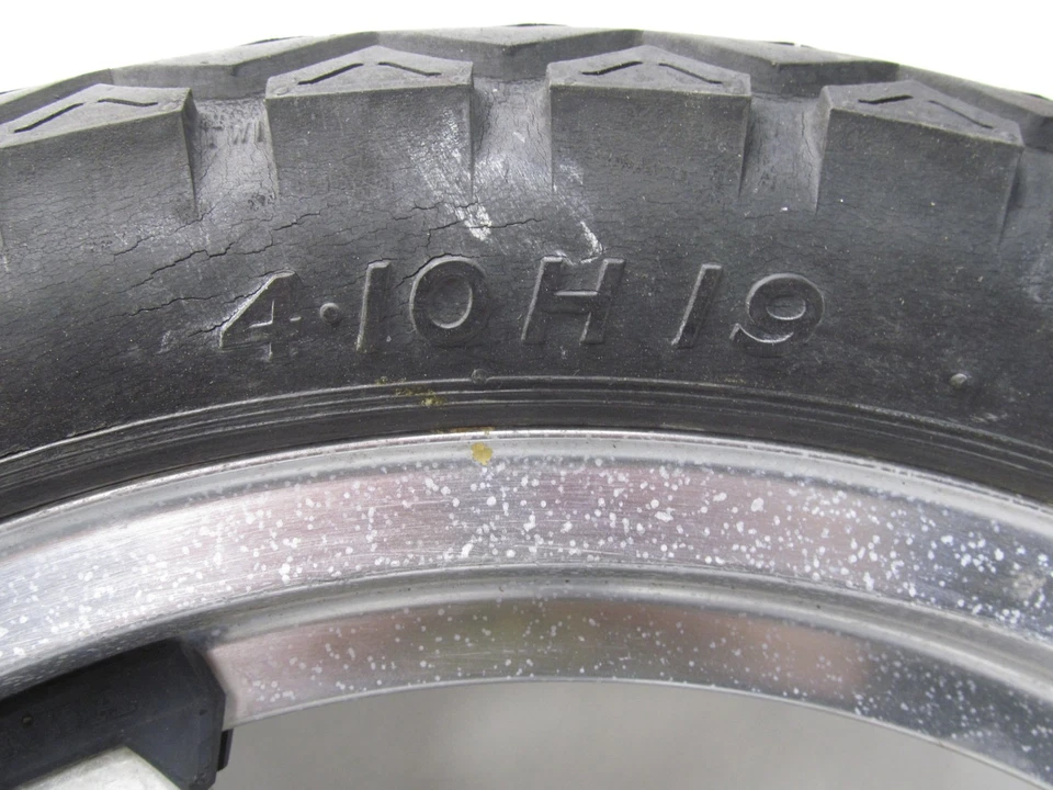 Honda CB750 F 1977 Super Sport rueda delantera Foto 2 de 4