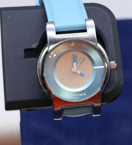 Fastrack Titan 9733SDA Women’s Analog Watch - Picture 2 of 14