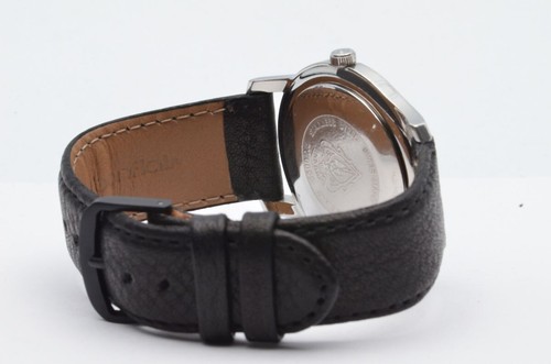 Gucci Vintage Women's Watch 38MM Nice Condition RAR 5500XL Wrist Watch Rare - Picture 9 of 9