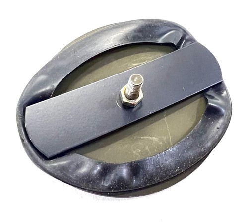 Porsche 911 1970-1983 Rear Quarter Torsion Bar Spring Plate Cover - 90150407900 - Picture 3 of 4