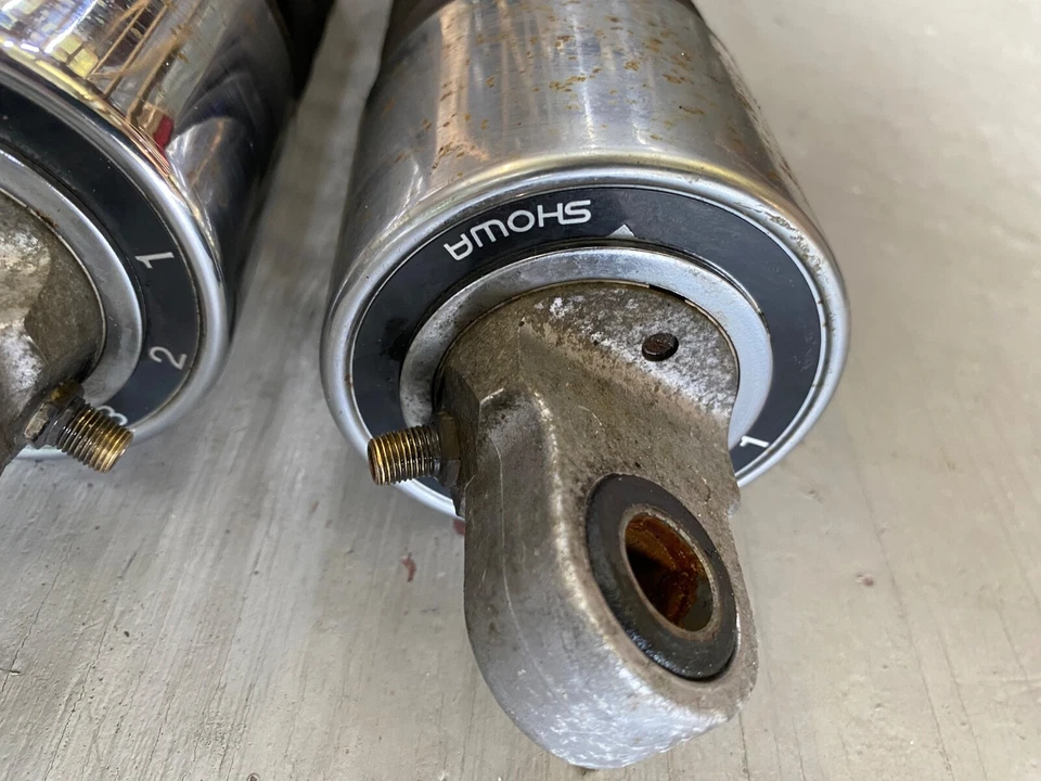 2001 KAWASAKI Vulcan 1500 原始设备制造商一对后减震器有凹痕 — 第 3/4 张图片