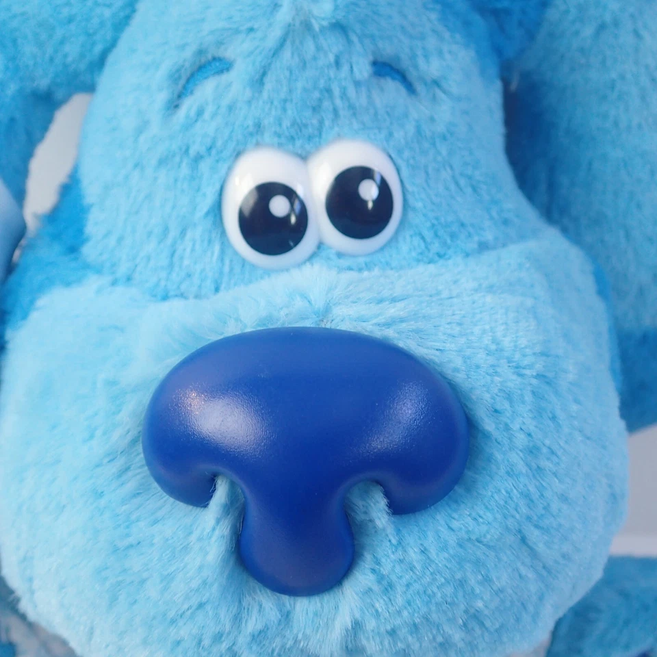 Blue's Clues & You Talking Check-Up Time Corazón azul se ilumina y late 13 pulgadas Foto 3 de 4