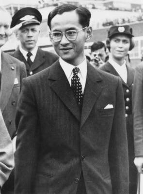 King Bhumibol Thailand Arrives London Airport End State Visit England 1960 PHOTO