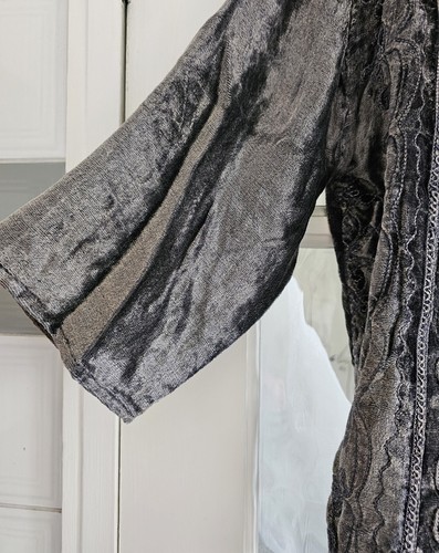 Camicetta donna vintage grigia in velluto ricamato manica 3/4 con bottoni - UK 14 - Foto 4 di 9