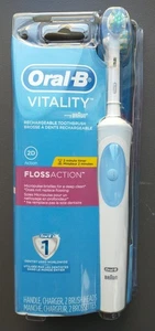 Oral B Vitality Floss Action Rechargeable Power Toothbrush 2 Brush Heads New