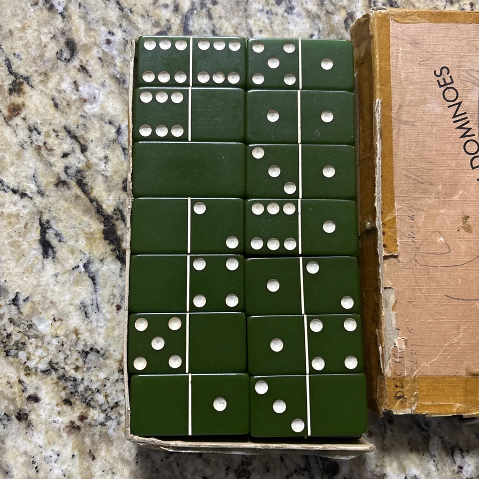 Catalin Crisloid Top Grade Dominoes Bakelite Game Set Green Complete - Image 2 of 4