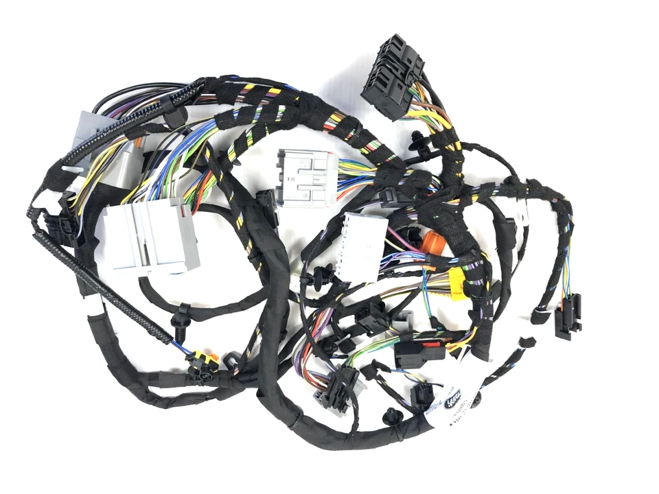 Genuine Land Rover Discovery 5 2017+ Drivers Seat Wiring - LR120825 - Image 2 of 3