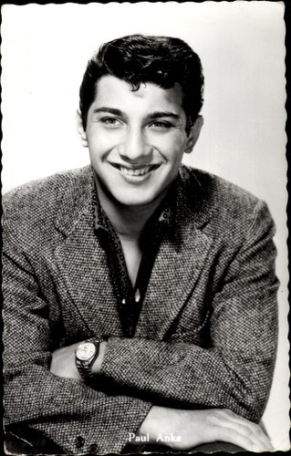 Ak piosenkarz i kompozytor Paul Anka w Girls Town, portret - 11406680 - Zdjęcie 1 z 2