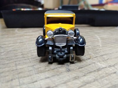 Vtg HO Scale Aurora AFX 1930 Ford Model A Panel Truck Yellow Slot
