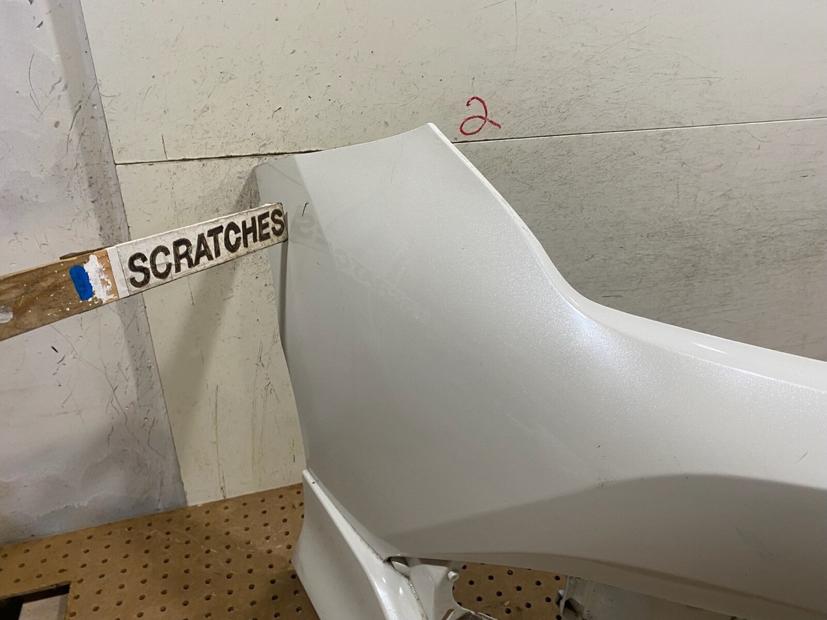 うっちゃん　ホワイト M 2016-2018 Toyota Scion IM Front Bumper Cover OEM 52119-12E80