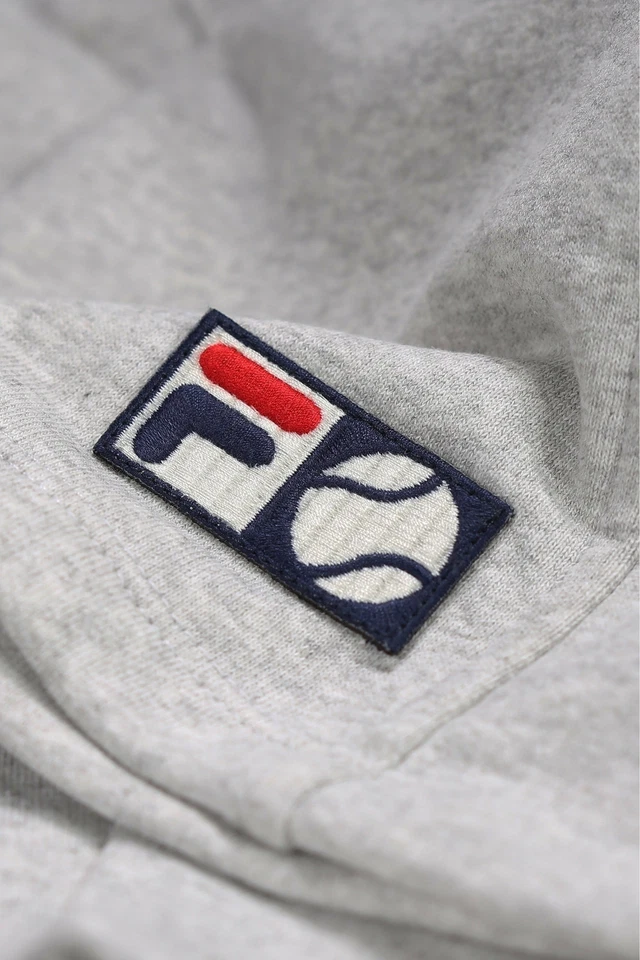 FILA 复古 Langlen 条纹细节男式抓绒网球短裤浅灰色 — 第 3/3 张图片