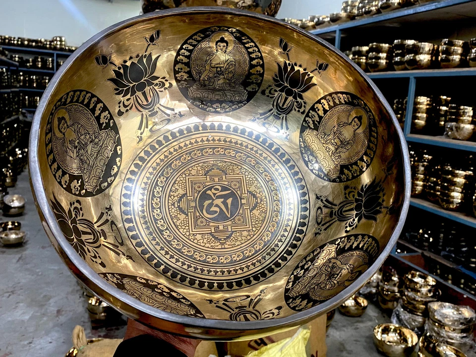 16 inches-24 inches Om mantra with Shree yantra engraved Large Singing Bowl- - Image 3 of 4