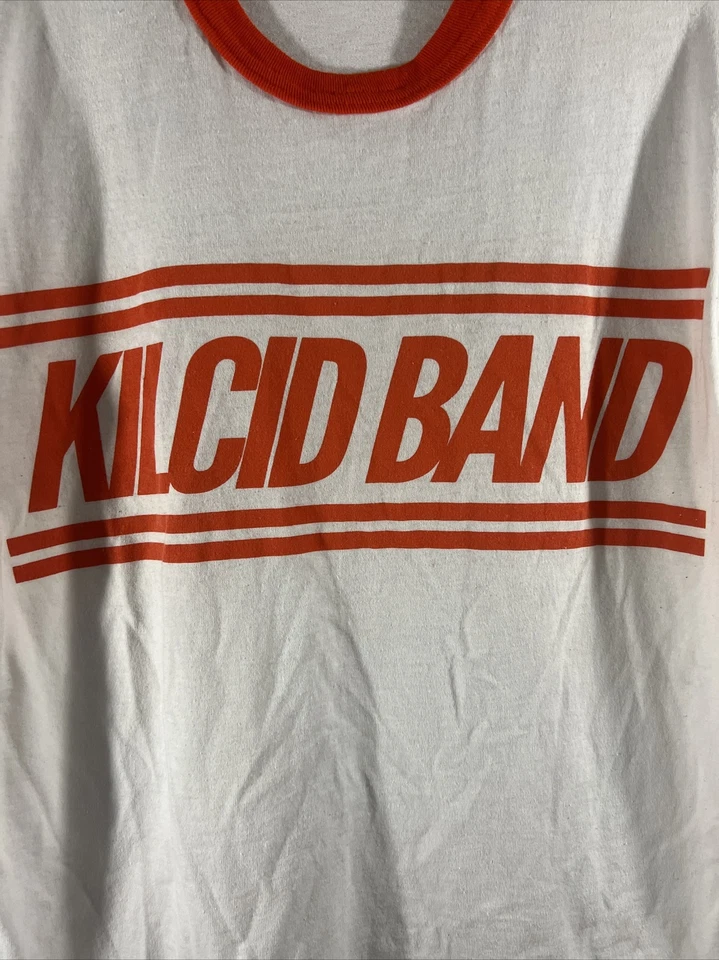 Kilcid Band 尺寸 M Off 白色橙色装饰 Psyco-Pop Band 衬衫 T 恤二手状况完好 — 第 2/4 张图片