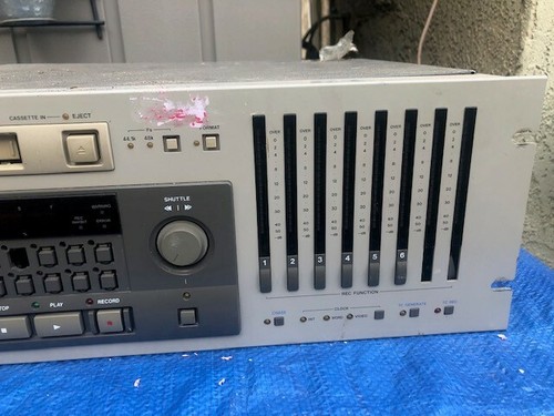 Tascam DA-88 Grey Digital Recorder Not Working - Picture 3 of 6